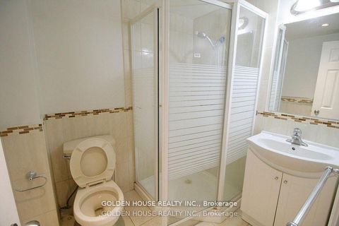Photo 13 at 260 Moore Park Avenue, Newtonbrook West, Toronto