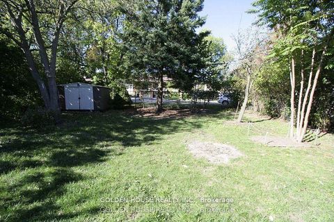 Photo 17 at 260 Moore Park Avenue, Newtonbrook West, Toronto