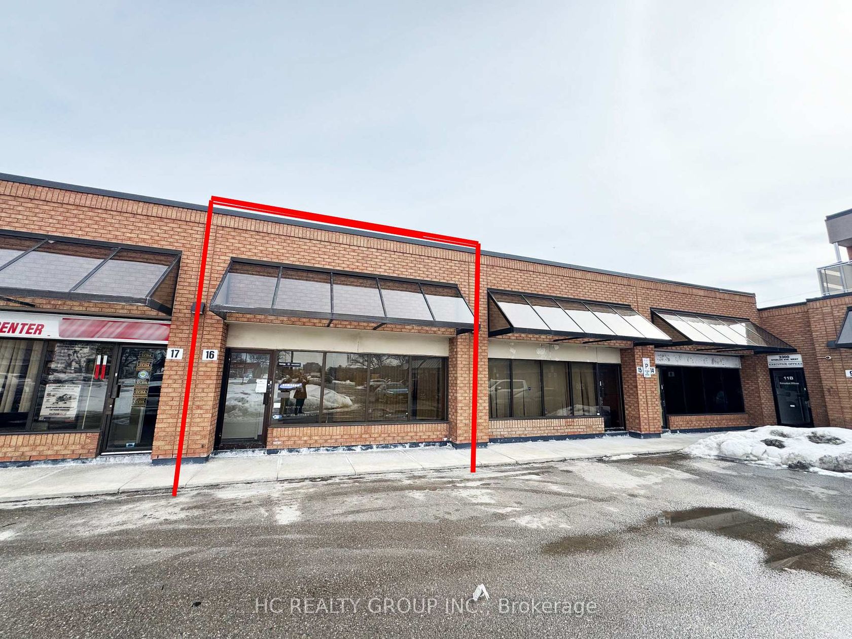 16 - 3300 Steeles Avenue W, Concord, Vaughan photo 4