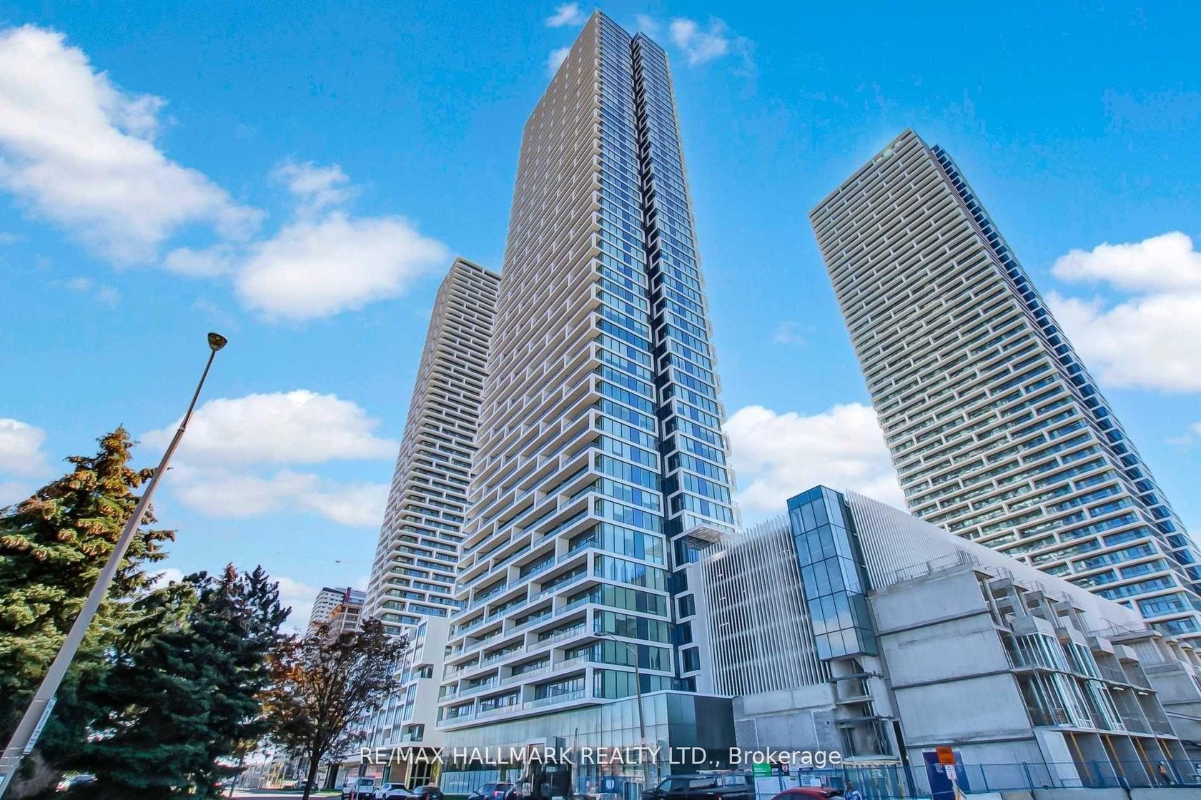 4308 - 898 Portage Parkway, Vaughan Corporate Centre, Vaughan photo number 2