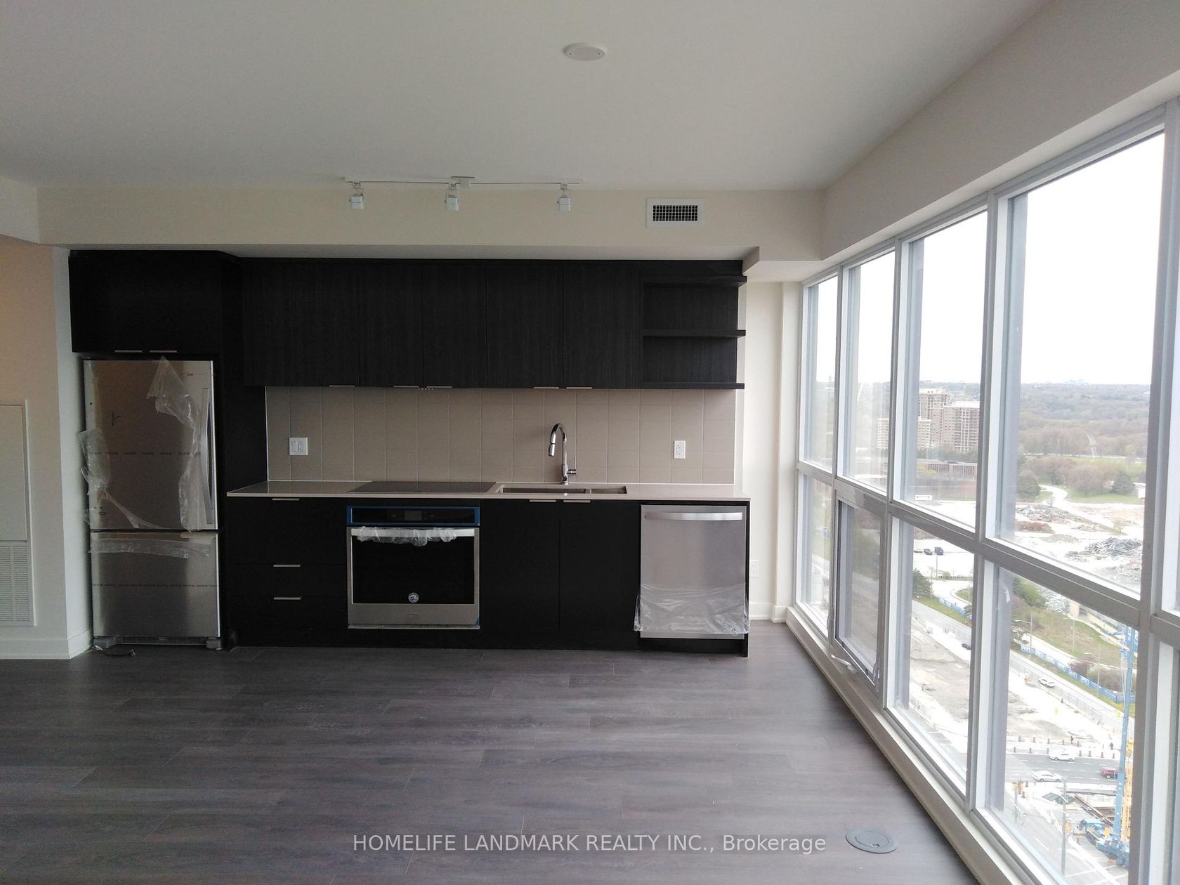 2604 - 6 Sonic Way, Flemingdon Park, Toronto photo 3
