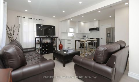 Photo 7 at 181 Newton Street E, College Manor, Newmarket