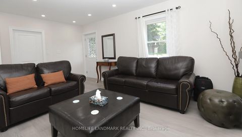Photo 12 at 181 Newton Street E, College Manor, Newmarket