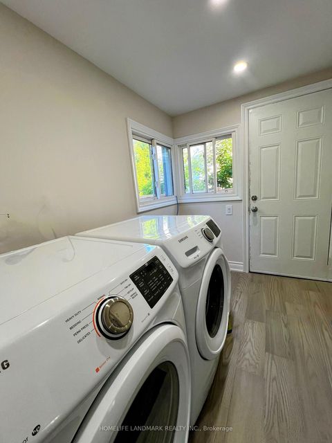 Photo 15 at 181 Newton Street E, College Manor, Newmarket