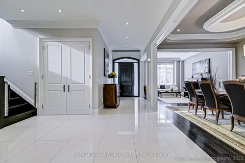 Photo 2 at 29 Threadneedle Crescent, Hillcrest Village, Toronto