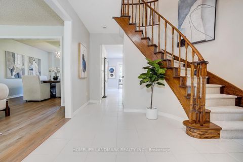 Photo 1 at 20 Lippincott Court, North Richvale, Richmond Hill