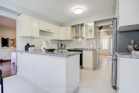 Photo 11 at 20 Lippincott Court, North Richvale, Richmond Hill