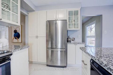 Photo 15 at 20 Lippincott Court, North Richvale, Richmond Hill