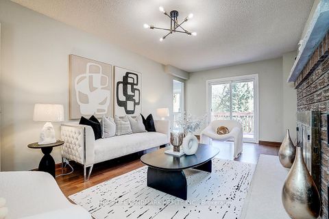 Photo 16 at 20 Lippincott Court, North Richvale, Richmond Hill