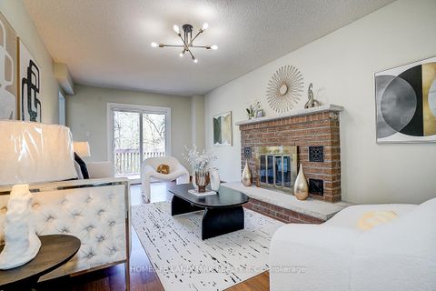 Photo 17 at 20 Lippincott Court, North Richvale, Richmond Hill