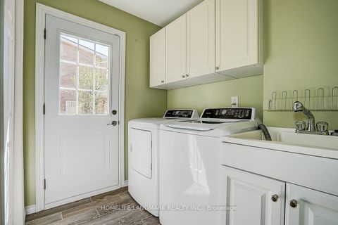 Photo 18 at 20 Lippincott Court, North Richvale, Richmond Hill