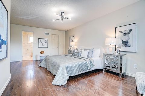 Photo 22 at 20 Lippincott Court, North Richvale, Richmond Hill