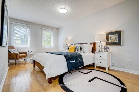 Photo 24 at 20 Lippincott Court, North Richvale, Richmond Hill