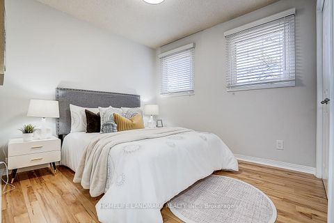Photo 26 at 20 Lippincott Court, North Richvale, Richmond Hill