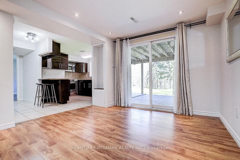 Photo 32 at 20 Lippincott Court, North Richvale, Richmond Hill