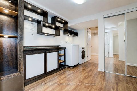 Photo 33 at 20 Lippincott Court, North Richvale, Richmond Hill