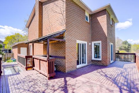 Photo 39 at 20 Lippincott Court, North Richvale, Richmond Hill