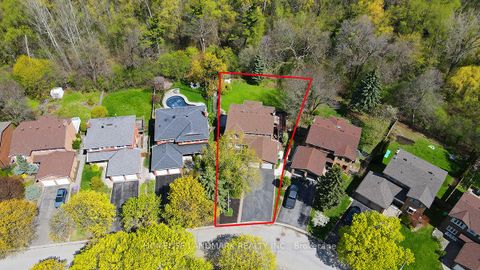 Photo 45 at 20 Lippincott Court, North Richvale, Richmond Hill