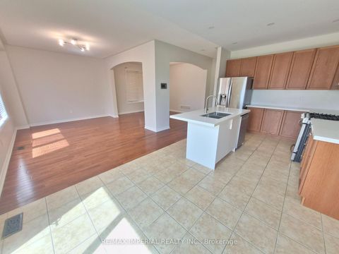 Photo 5 at 29 Mansard Drive, Jefferson, Richmond Hill