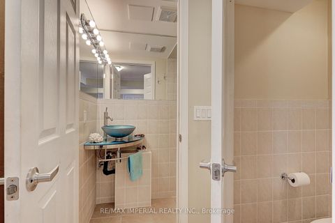 Photo 20 at 29 Mansard Drive, Jefferson, Richmond Hill