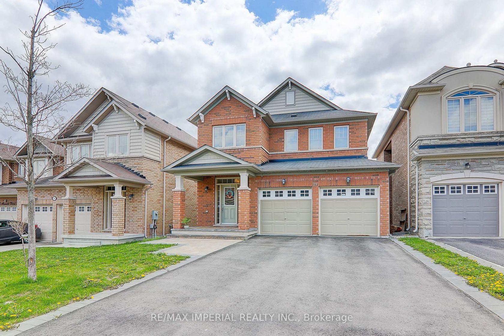 29 Mansard Drive, Jefferson, Richmond Hill photo 4
