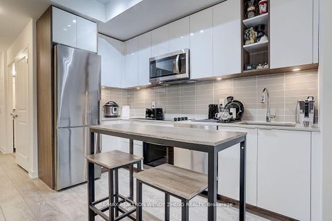 Photo 10 at 307 - 543 Richmond Street W, Waterfront Communities C1, Toronto