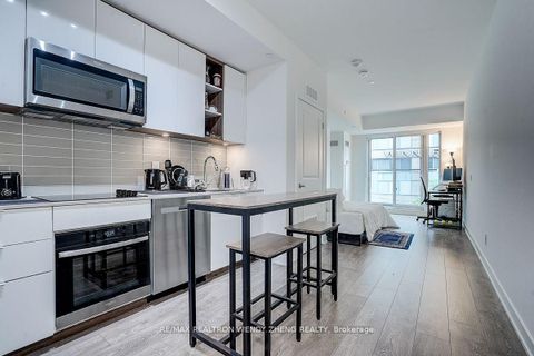 Photo 12 at 307 - 543 Richmond Street W, Waterfront Communities C1, Toronto