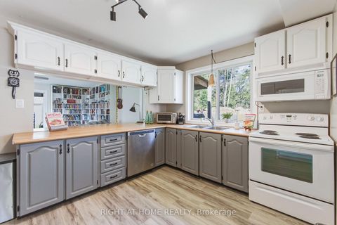 Photo 1 at 2432 Wallace Avenue, Alcona, Innisfil