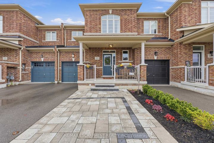 Photo 1 at 223 Skinner Road, Waterdown, Hamilton