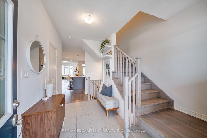Photo 4 at 223 Skinner Road, Waterdown, Hamilton