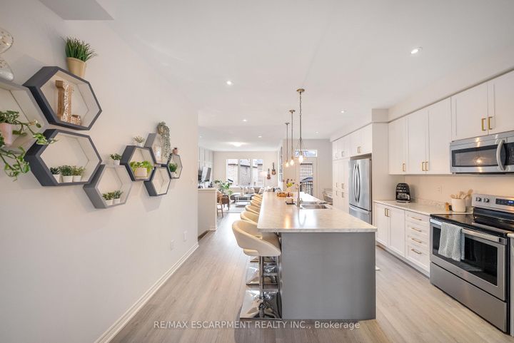 Photo 5 at 223 Skinner Road, Waterdown, Hamilton
