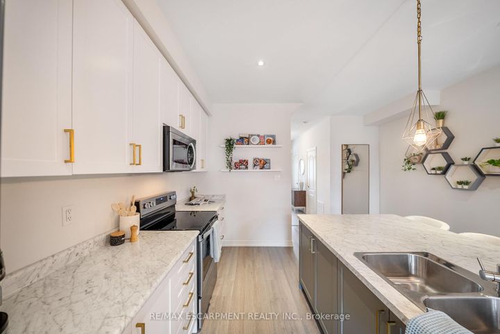 Photo 9 at 223 Skinner Road, Waterdown, Hamilton