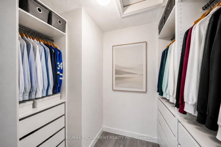 Photo 22 at 223 Skinner Road, Waterdown, Hamilton