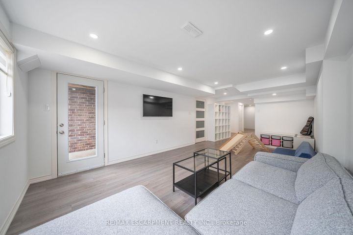 Photo 34 at 223 Skinner Road, Waterdown, Hamilton