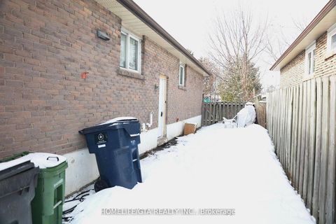 Photo 20 at 10 Crow Trail, Malvern, Toronto