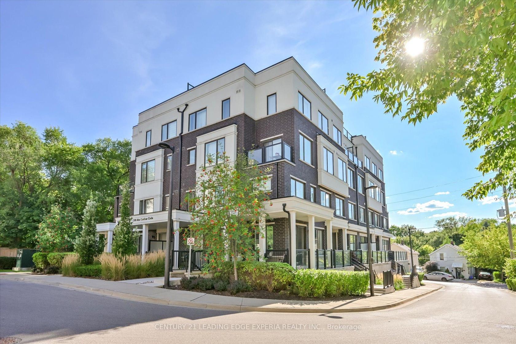 2 - 100 Alex Gardner Circle, Aurora Heights, Aurora photo 1