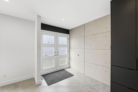 Photo 4 at 23 Logstone Crescent, Morningside, Toronto
