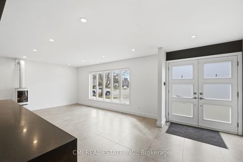 Photo 5 at 23 Logstone Crescent, Morningside, Toronto