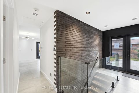 Photo 15 at 23 Logstone Crescent, Morningside, Toronto