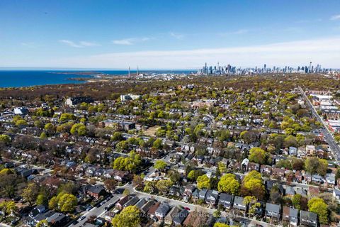 Photo 2 at 4 Coalport Drive, Cliffside, Toronto