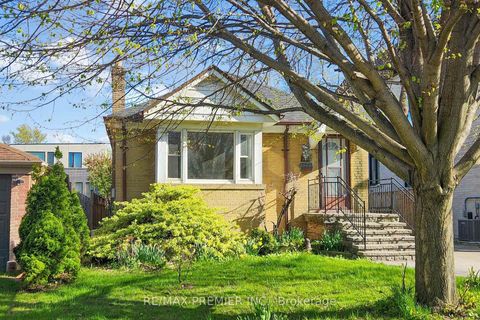 Photo 2 at 89 Burncrest Drive, Nortown, Toronto
