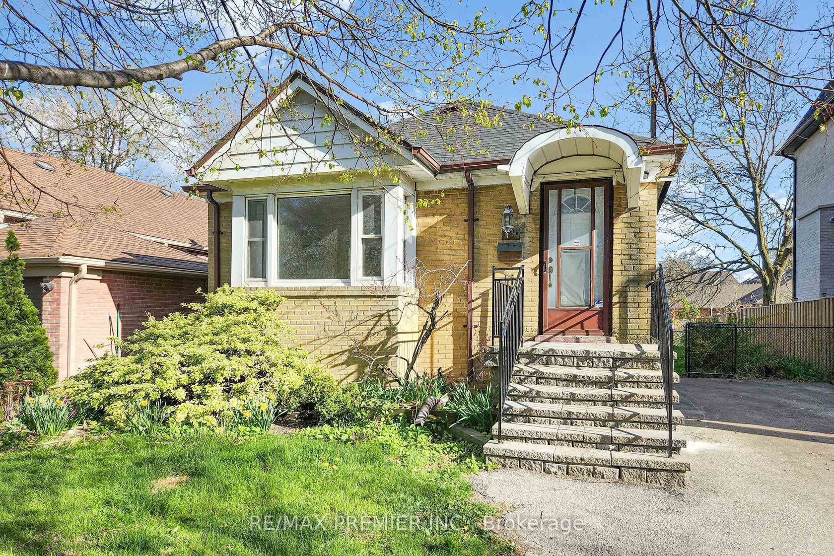 89 Burncrest Drive, Nortown, Toronto 