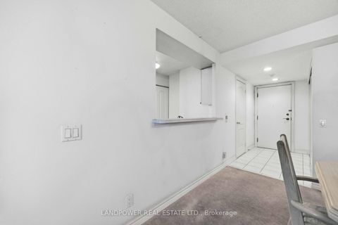 Photo 12 at 801 - 265 Ridley Boulevard, Nortown, Toronto