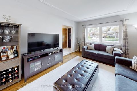 Photo 2 at 24 Braeburn Avenue, Humber Heights, Toronto