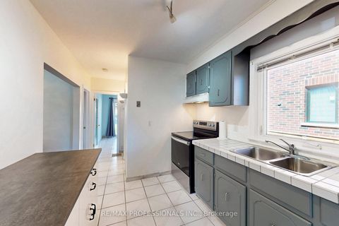 Photo 10 at 24 Braeburn Avenue, Humber Heights, Toronto