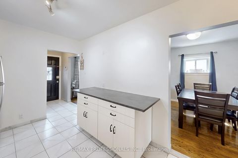 Photo 11 at 24 Braeburn Avenue, Humber Heights, Toronto