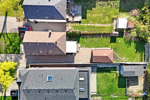 Photo 33 at 24 Braeburn Avenue, Humber Heights, Toronto