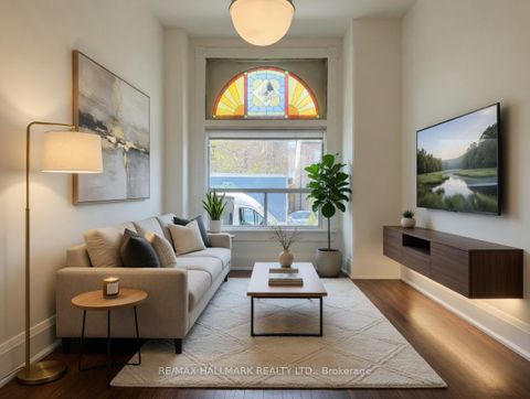 Photo 1 at 261 Ossington Avenue, Bellwoods, Toronto