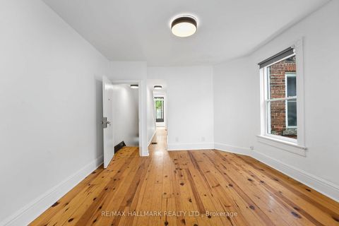 Photo 17 at 261 Ossington Avenue, Bellwoods, Toronto