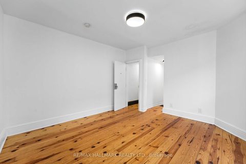 Photo 19 at 261 Ossington Avenue, Bellwoods, Toronto